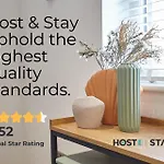 Host & - Sandy Cove *