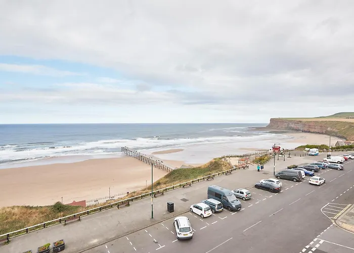 Host & - Sandy Cove *